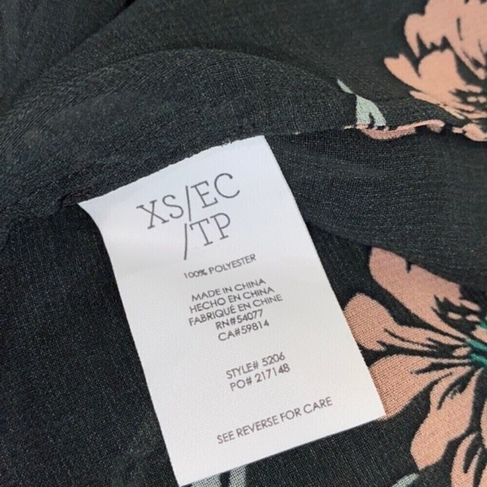 Cabi size xsmall black floral top - Picture 6 of 6